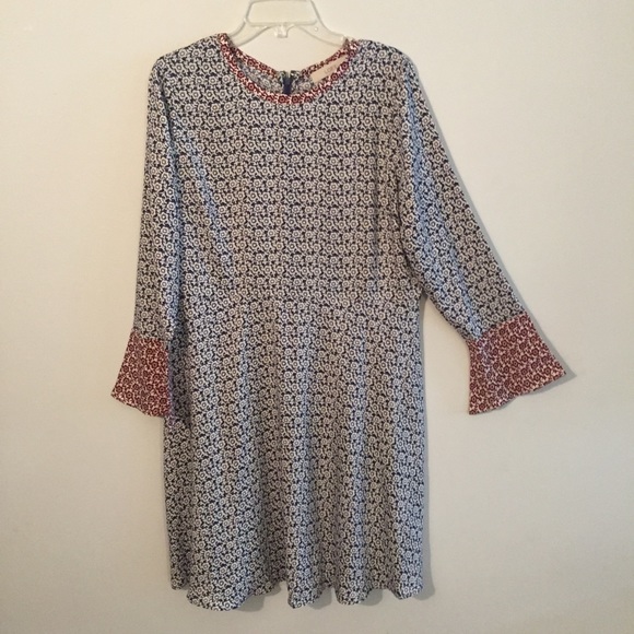 LOFT Dresses & Skirts - LOFT Long Sleeve Floral Dress